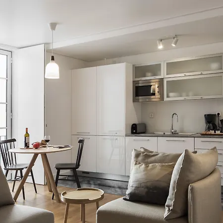 Serviced - Baixa Castelo Apartament *