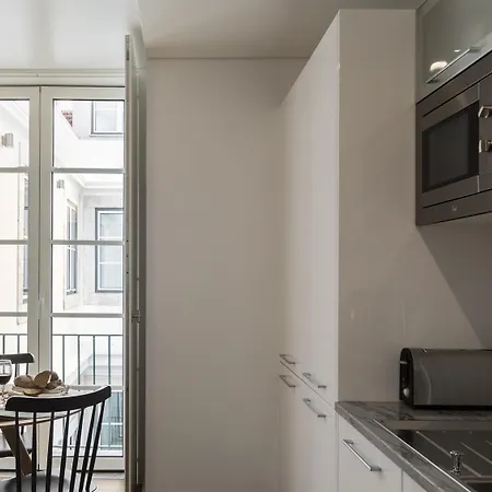 Serviced - Baixa Castelo Apartament *