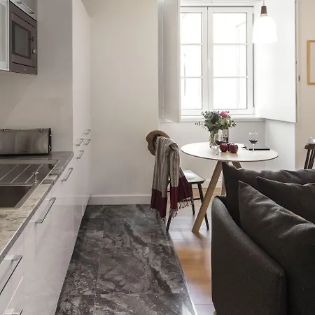 Serviced - Baixa Castelo Appartamento *