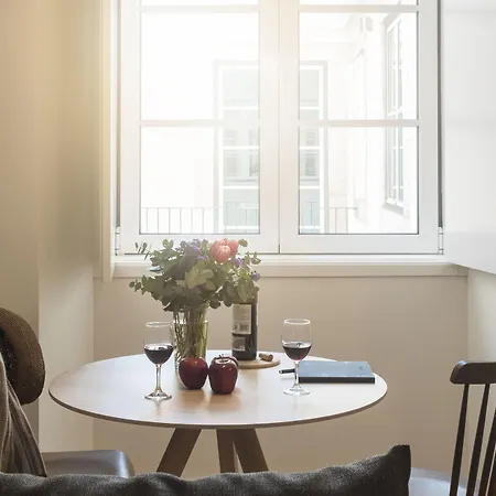 里斯本服务式公寓 - 拜萨堡 *