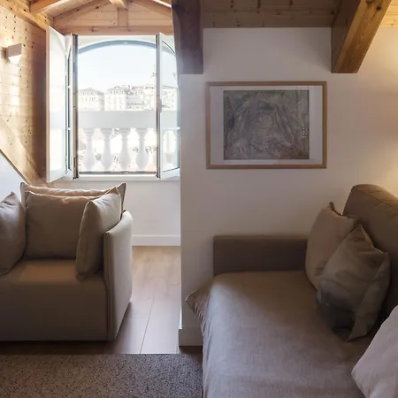 里斯本服务式公寓 - 拜萨堡 *