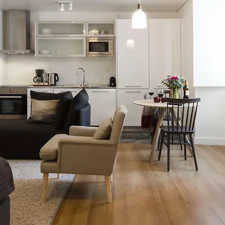 Serviced - Baixa Castelo Apartment