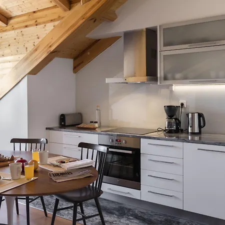 Serviced - Baixa Castelo Apartment *