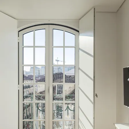 Serviced - Baixa Castelo Lägenhet